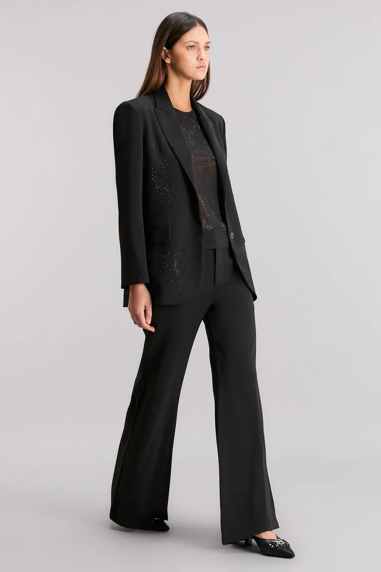 Blazer negro de diseño exclusivo con cierre de dos botones y corte regular de Kosiuko en Blazers para argentina