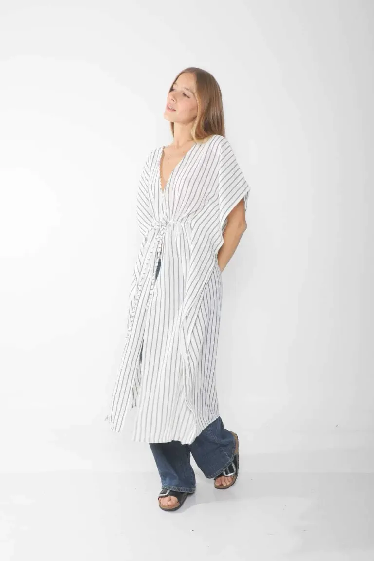 Kimono de lino rayado en estilo amplio y mangas cortas para mujer de Belle en Kimonos para argentina