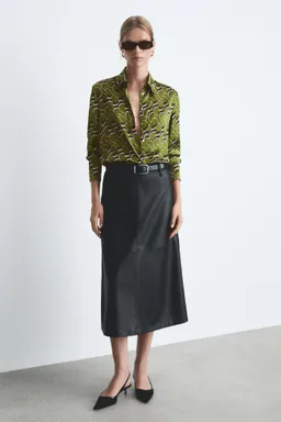 Camisa satinada estampada de Mango en Camisas para argentina