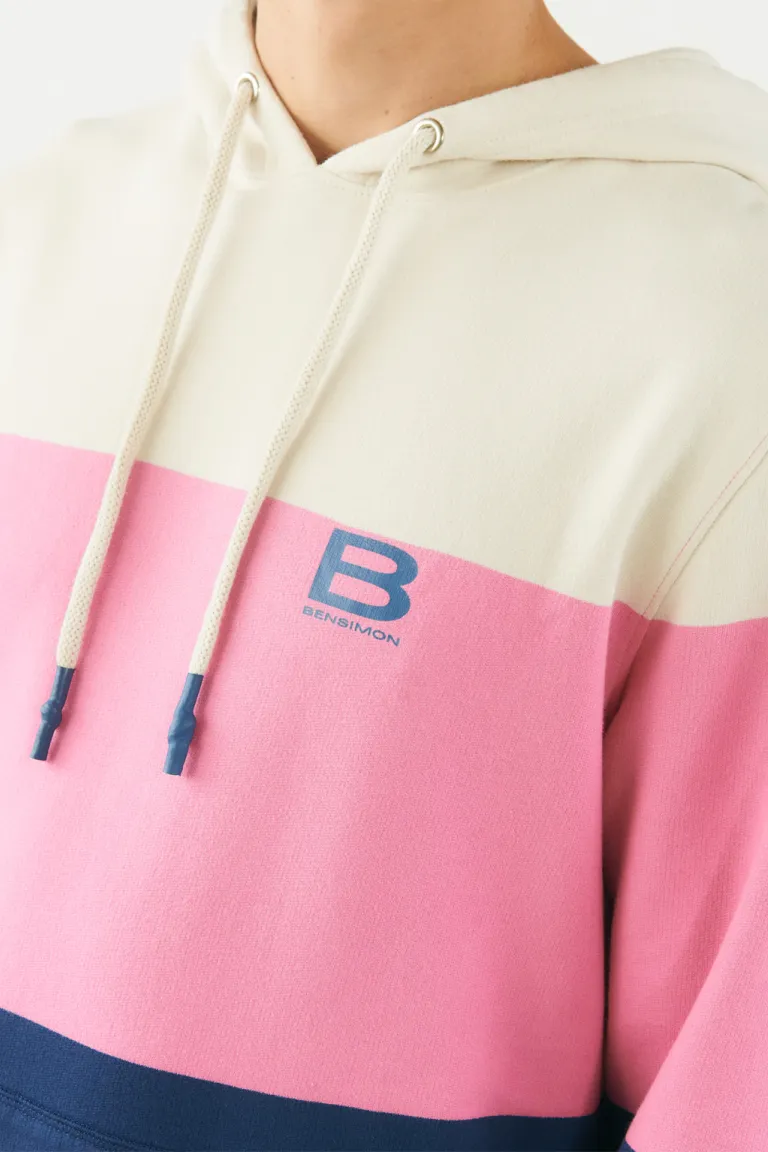 Hoodie rayado en tonos rosa, azul y blanco para hombre con diseño moderno y confortable de Bensimon en Buzos y Sweaters para argentina