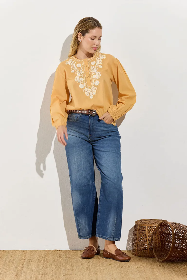 Pantalones vaqueros de tiro alto y pierna ancha, ideales para un estilo casual y moderno de Indiastyle en Pantalones para argentina