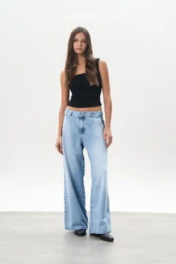 Jean denim wide preston de Magda en Pantalones para argentina