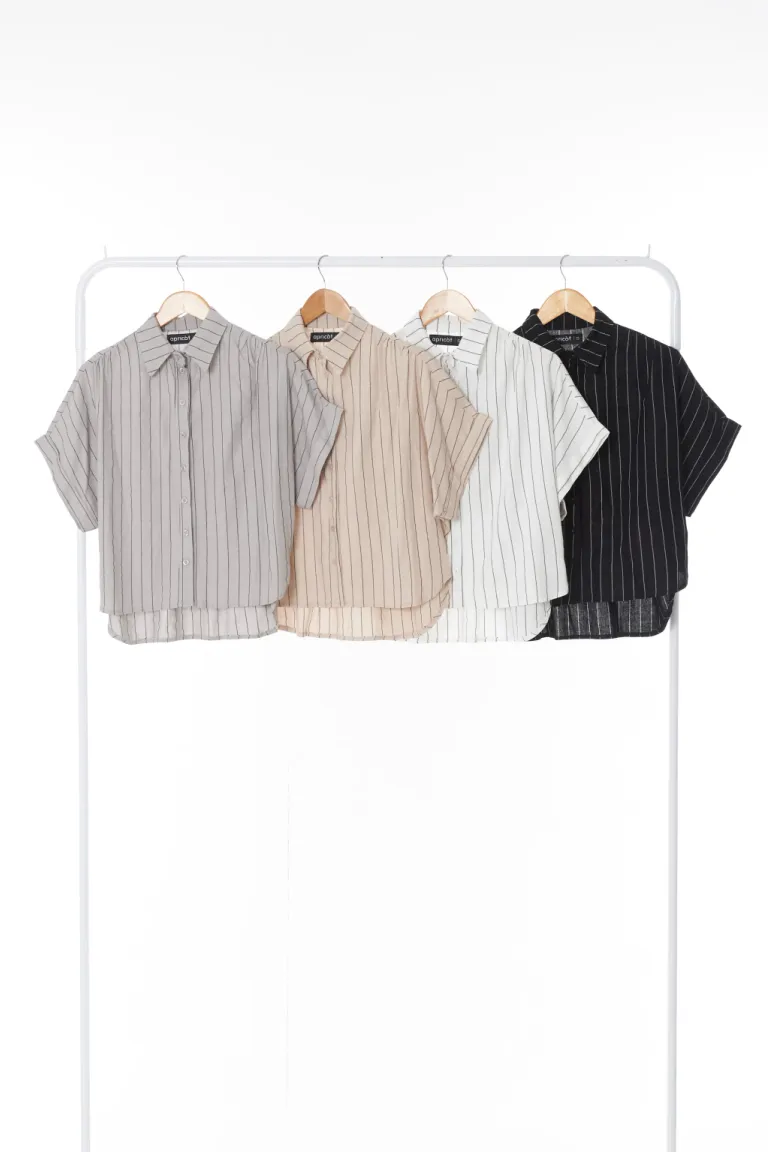 Elegante camisa de rayas de corte femenino para combinar en cualquier atuendo de Apricot en Camisas para argentina