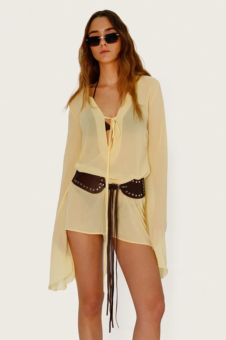 Vestido amplio y fluido de gasa translúcida de manga larga con escote en V y lazo en el busto de Sofia Sarkany en Vestidos para argentina