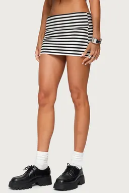 Minifalda skort rayada rylan de Edikted en Shorts para argentina