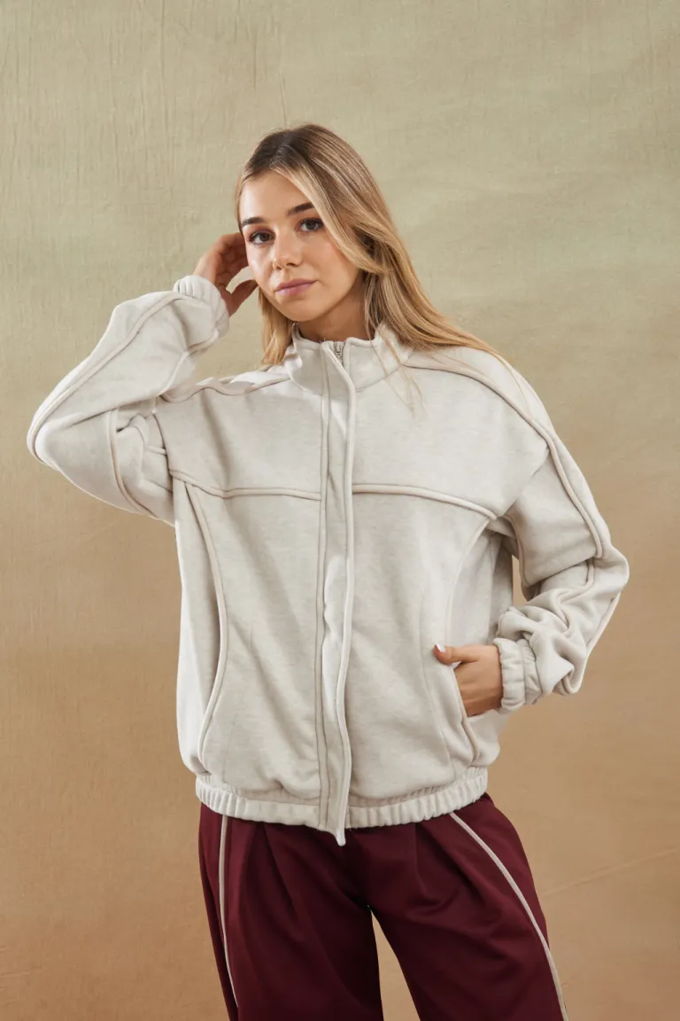 Elegante campera de diseño moderno y atemporal para mujer de Apricot en Buzos y Sweaters para argentina