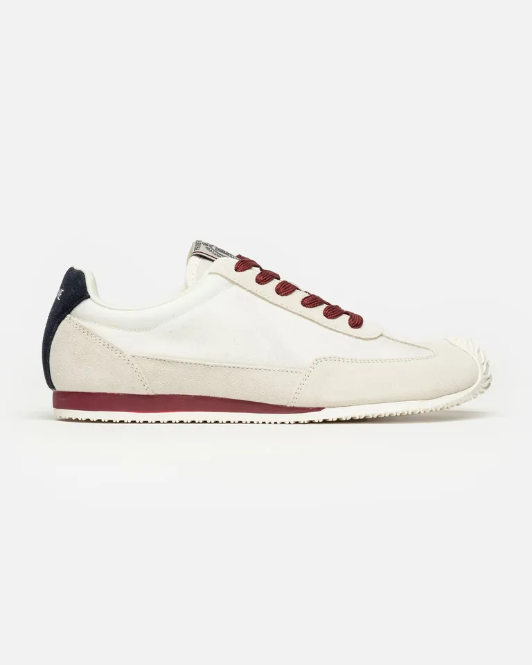 Zapatillas deportivas de diseño vanguardista y suela flexible para mayor confort de Prüne en Zapatillas para argentina