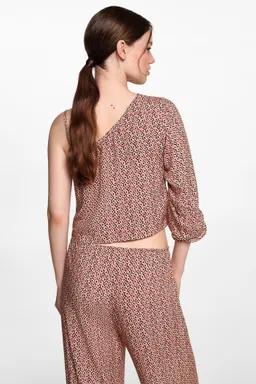 Blusa asimétrica estampada de Mango Teen en Blusas para argentina