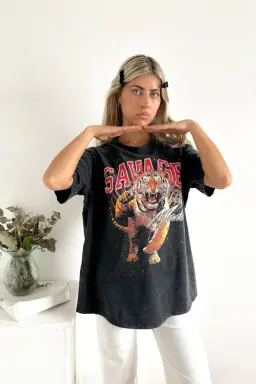 Remera oversize gastada savage de Benka en Remeras para argentina