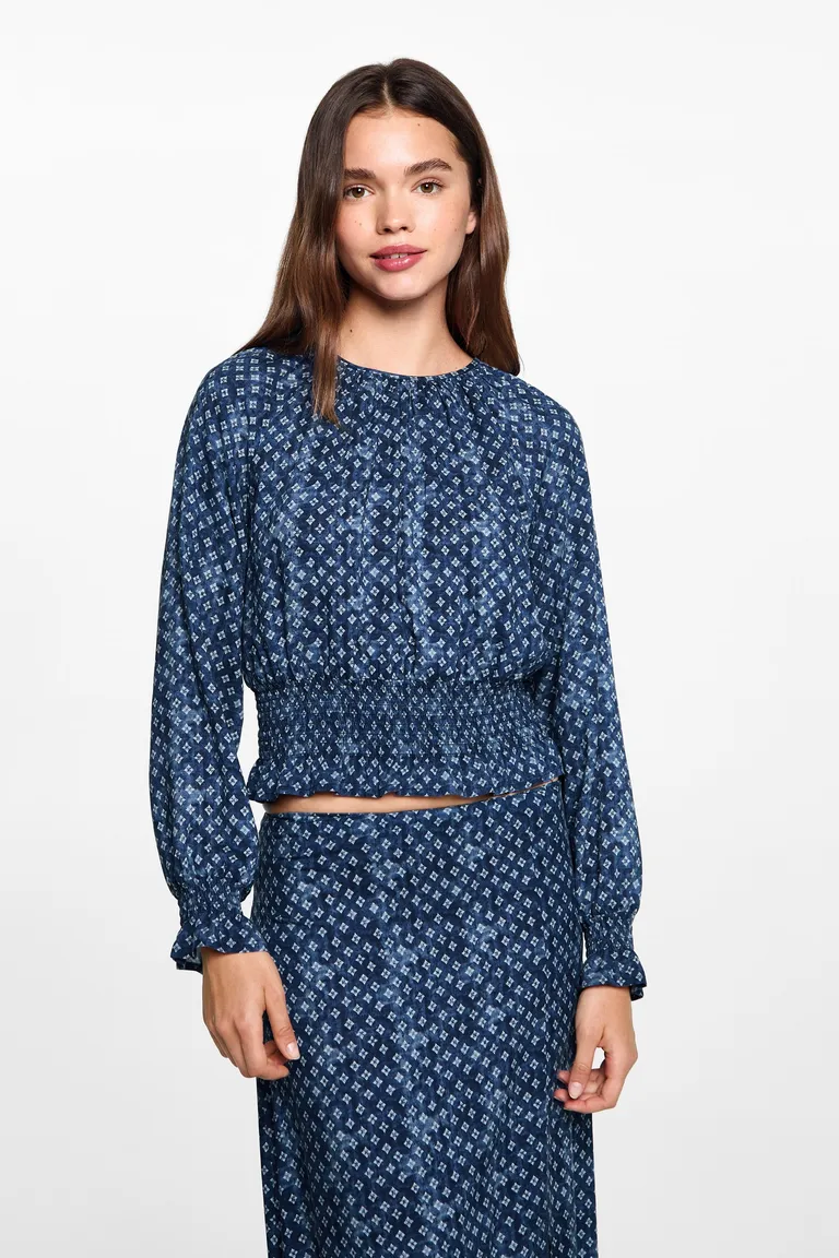 Blusa estampada con frunces de Mango Teen en Blusas para argentina