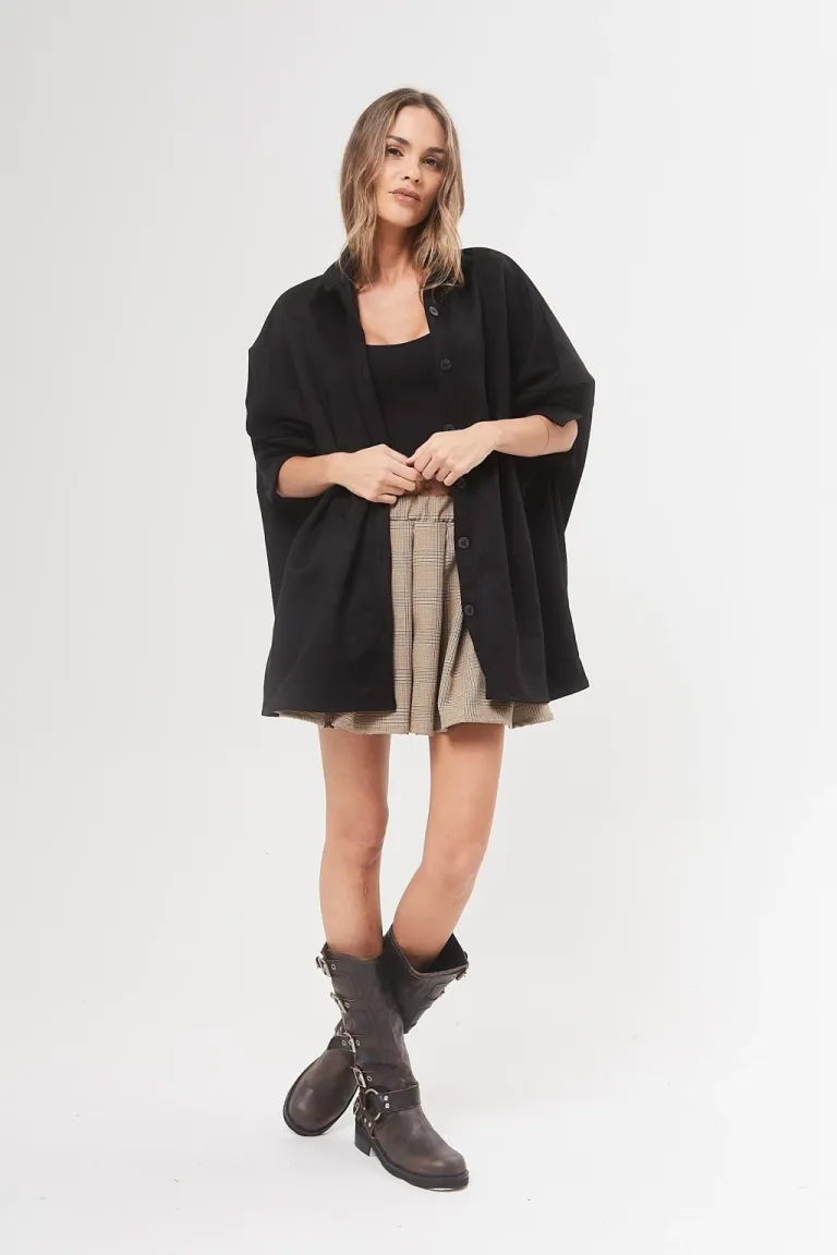 Camisa negra de corte amplio y canesú para mujer - Diseño elegante y versátil de Belle en Camisas para argentina