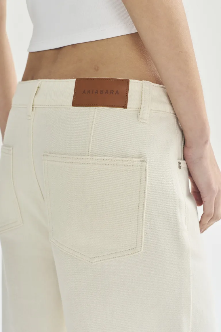 Pantalones de tiro alto y pierna ancha en color blanco para mujer de Akiabara en Pantalones para argentina