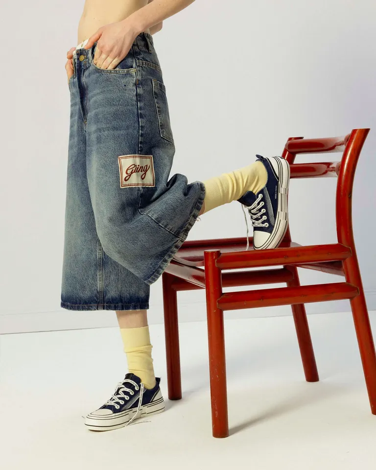 Bermuda de jean oversize con estructura firme para un look casual y de tendencia de Prüne en Pantalones para argentina