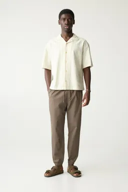 Pantalón jogger estructura de Pull&Bear en Pantalones para argentina