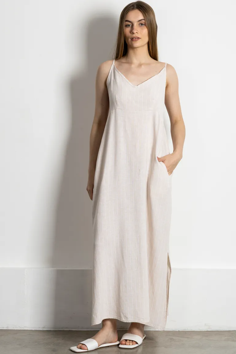 Vestido blanco de lino con silueta entallada y diseño elegante de Kill en Vestidos para argentina