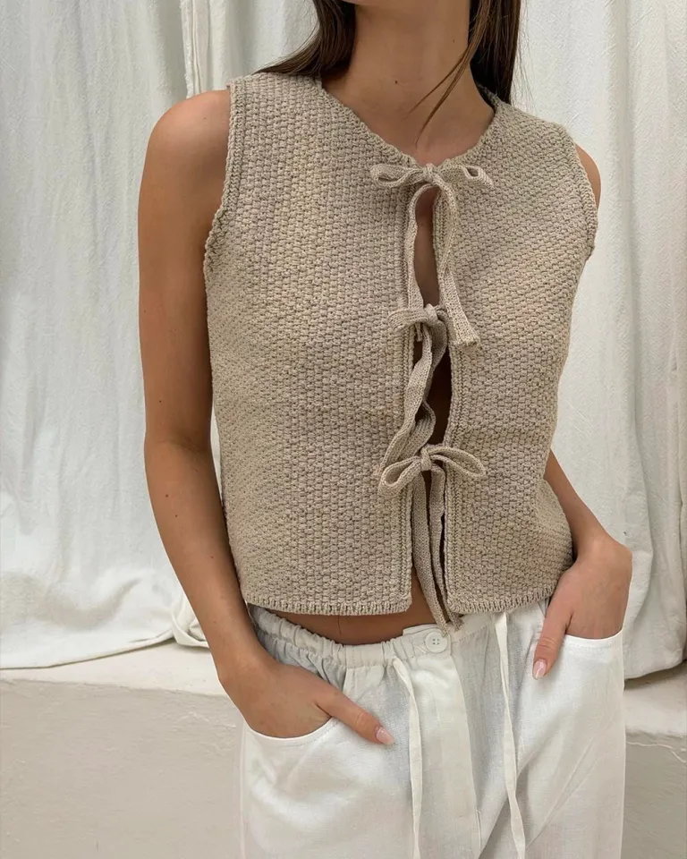 Chaleco premium con lazos de amarre - Pieza versátil y elegante para el clóset de toda mujer de Sky en Chalecos para argentina