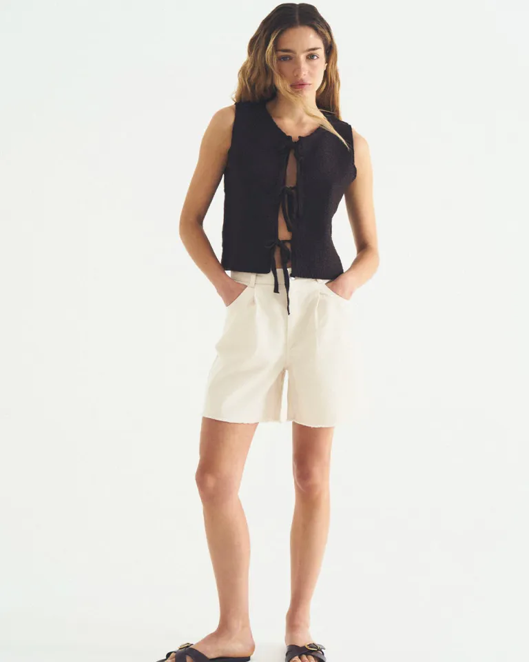 Chaleco premium con lazos de amarre - Pieza versátil y elegante para el clóset de toda mujer de Sky en Chalecos para argentina