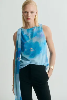 Blusa floral lazo de Mango en Blusas para argentina