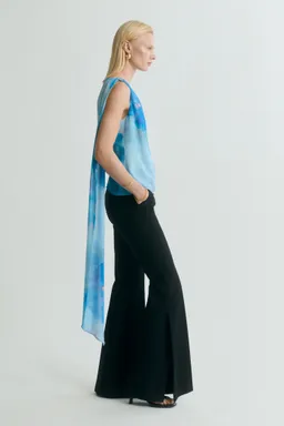 Blusa floral lazo de Mango en Blusas para argentina