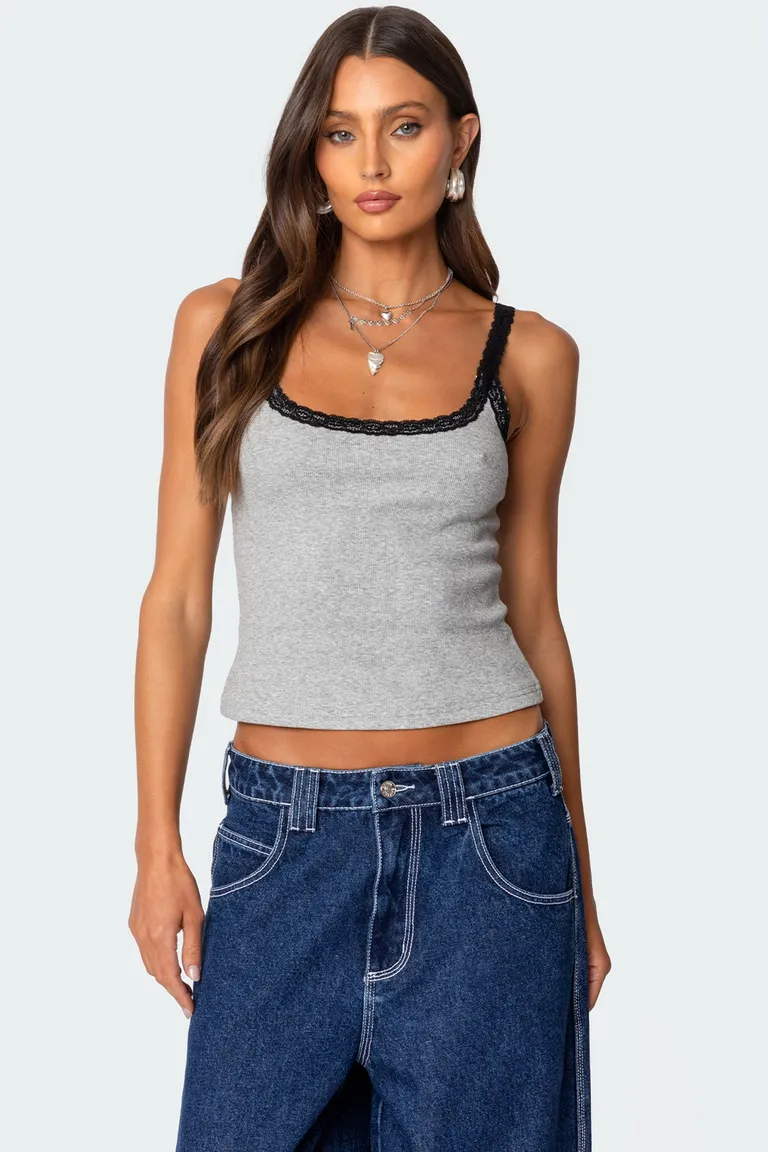 Musculosa encaje con textura de Edikted en Tops para argentina