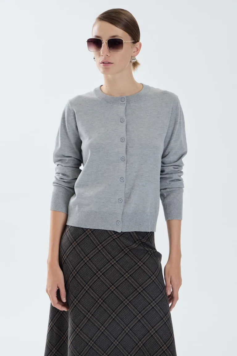 Cardigan de mujer manga larga con escote redondo y cierre frontal de botones de Portsaid en Buzos y Sweaters para argentina