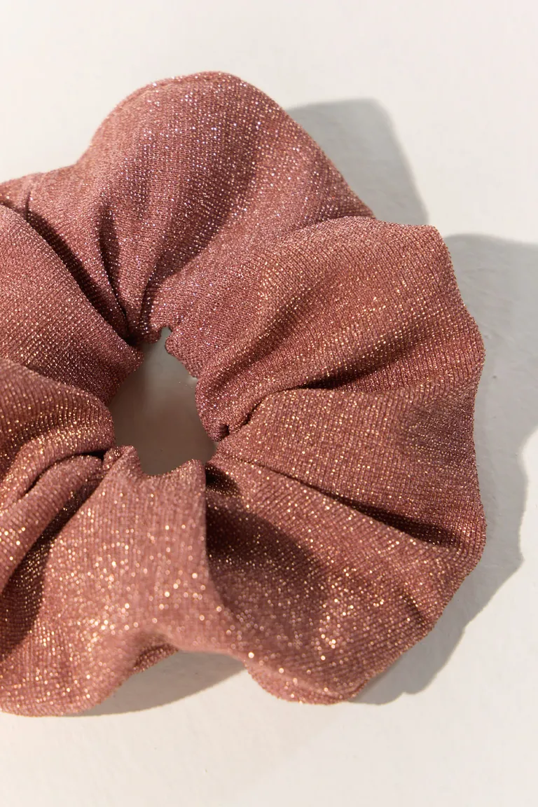 Scrunchie grande elástico con efecto metalizado brillante para pelo de Cuesta Blanca en Ropa Interior y Medias para argentina