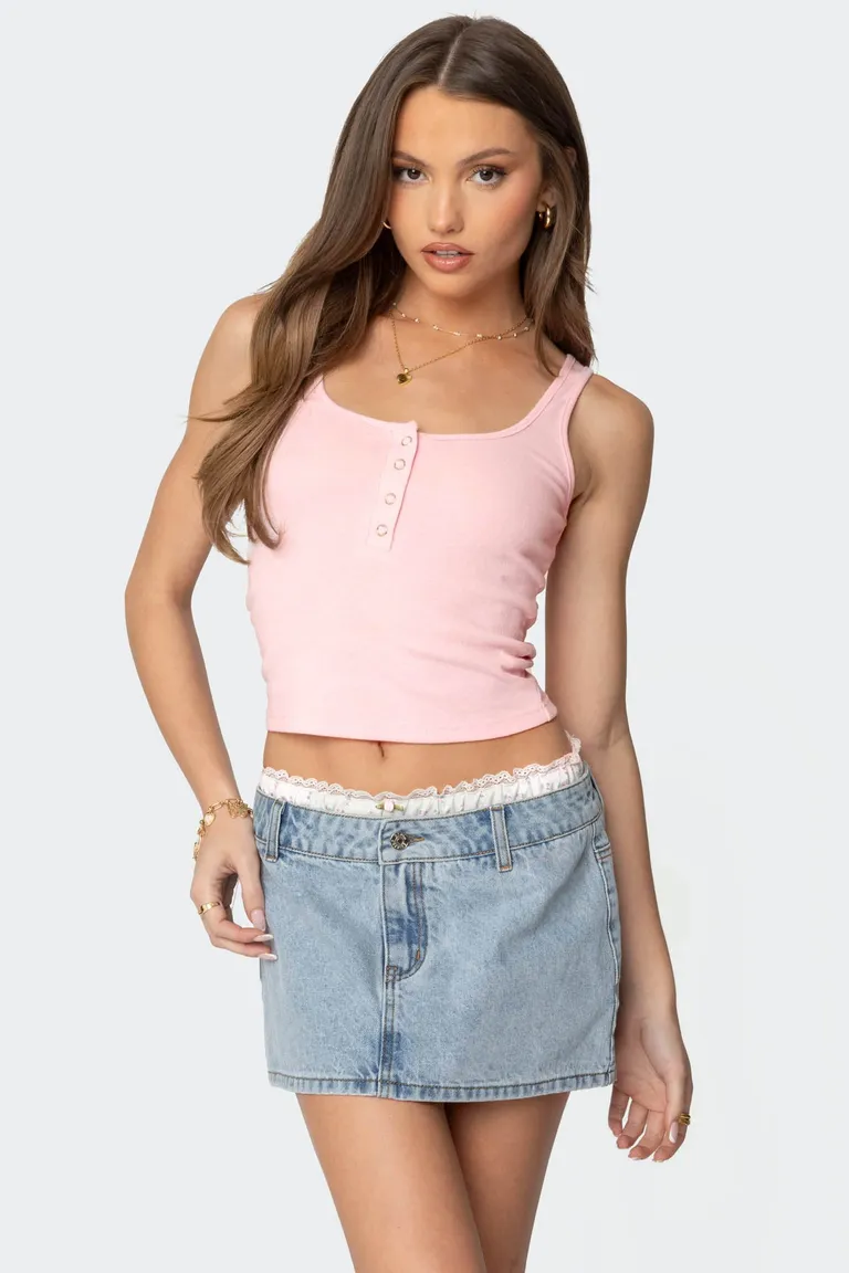 Musculosa henley tiana de Edikted en Tops para argentina