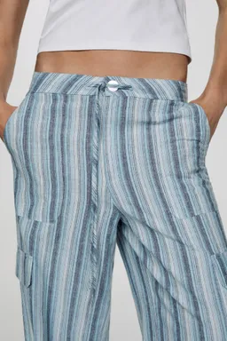 Pantalón rayas bolsillos cargo de Mango en Pantalones para argentina