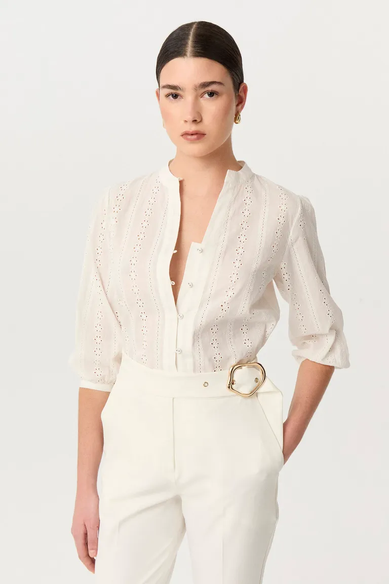 Blusa de Broderie con Mangas Balloon y Elegante Diseño Calado de Markova en Blusas para argentina