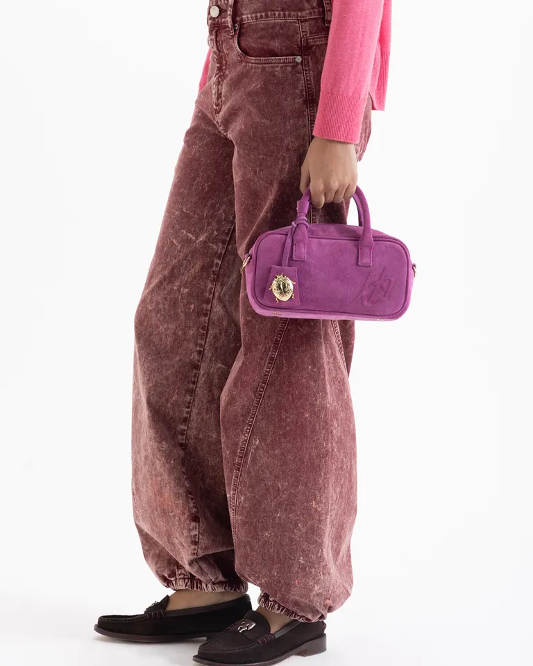 Cartera de mano tipo baulito con correa desmontable regulable y detalle decorativo de metal de Jazmin Chebar en Bolsos y Carteras para argentina