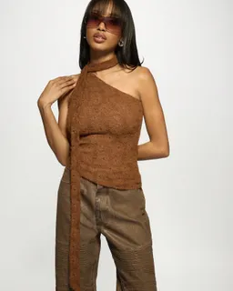 Top encaje cuello asimétrico fiesta de Missguided en Tops para argentina