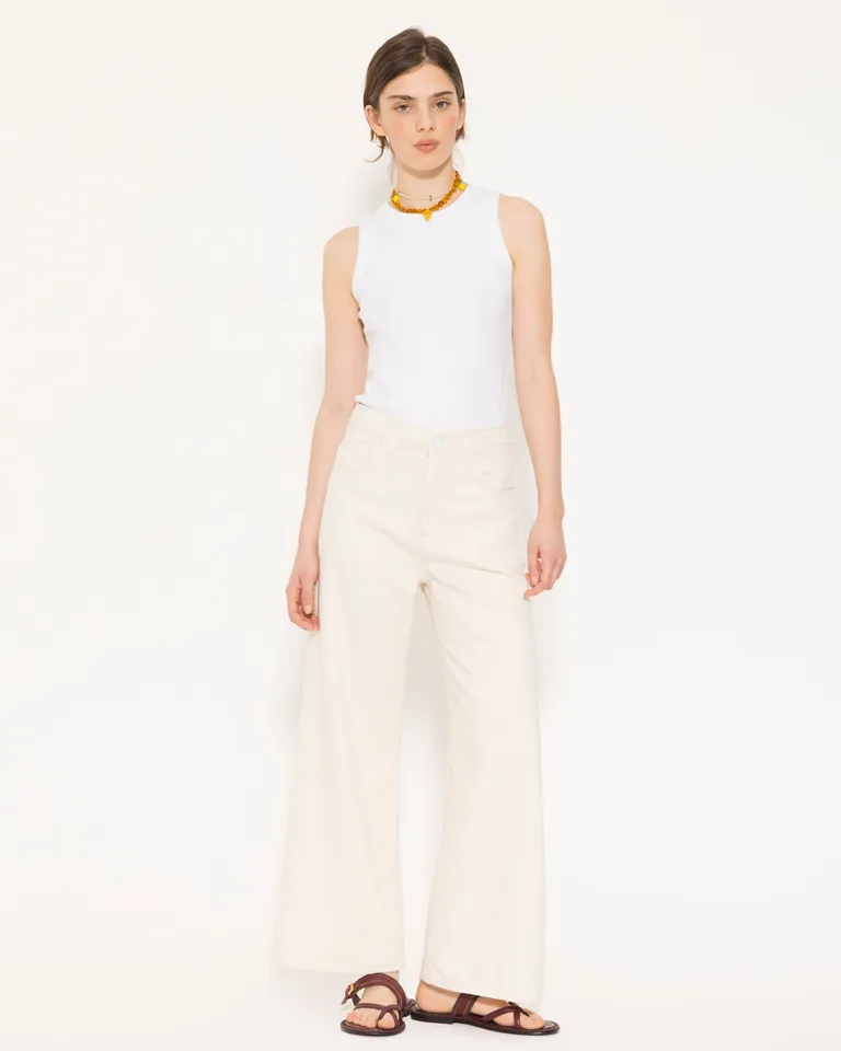 Pantalón recto de tiro medio, largo y hecho de tela suave y liviana de Jazmin Chebar en Pantalones para argentina