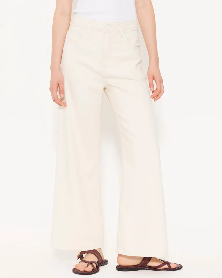 Pantalón recto de tiro medio, largo y hecho de tela suave y liviana de Jazmin Chebar en Pantalones para argentina