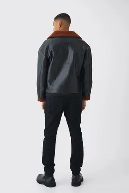 Campera aviador cuero sintético borg de Boohooman en Abrigos y Camperas para argentina