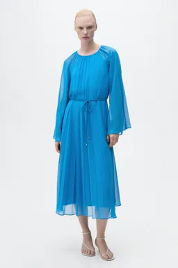 Vestido plisado manga acampanada de Mango en Vestidos para argentina