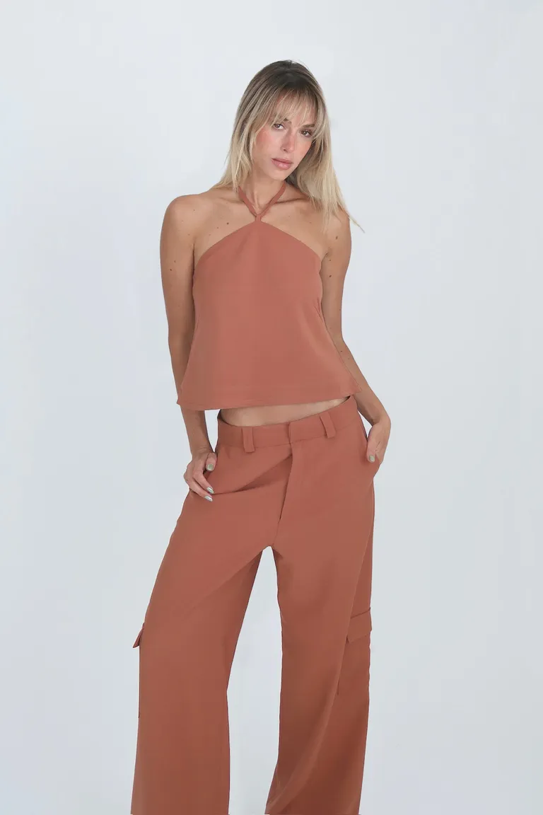 Top de twill con escote triangular y tira ajustable en el cuello de Naíma en Tops para argentina