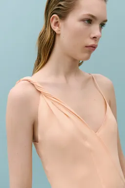 Vestido asimétrico costuras decorativas de Mango en Vestidos para argentina