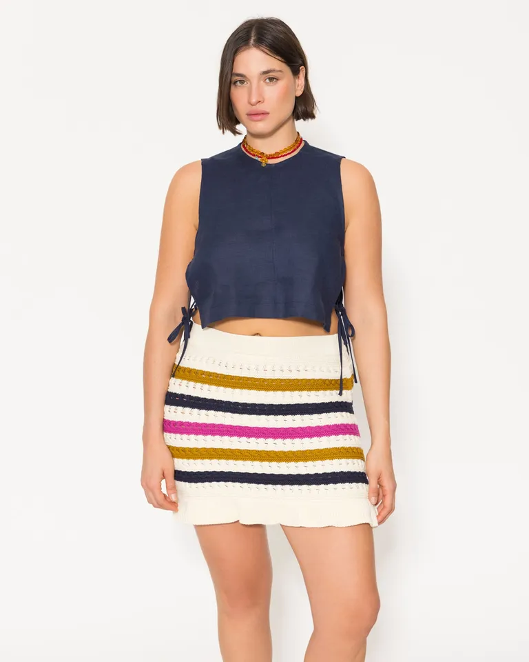 Falda corta tejida en rayas de colores con distintas texturas de Jazmin Chebar en Faldas para argentina