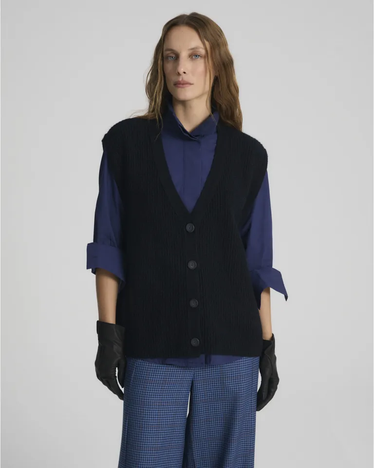 Chaleco tejido con escote en V y lazos ajustables en la espalda de Blue Sheep en Chalecos para argentina