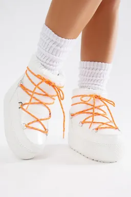 Botines plataforma snow de Fashion Nova en Botas y Botinetas para argentina