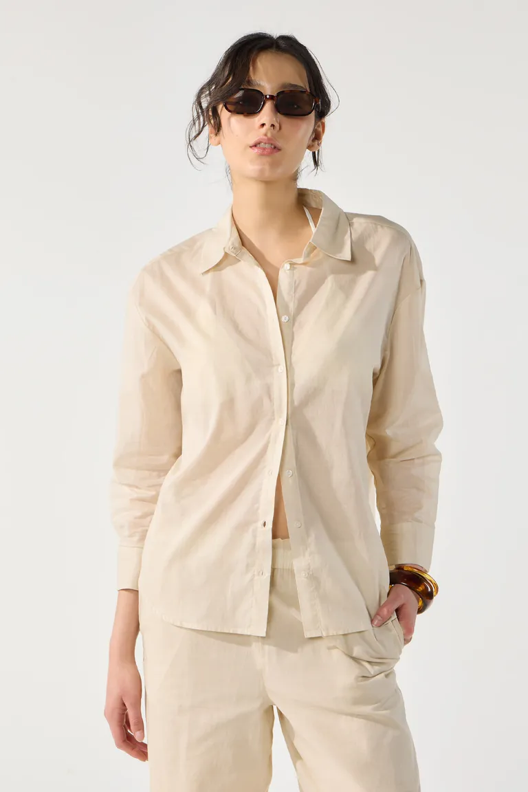 Camisa oversize de algodón con diseño asimétrico y mangas largas de Cuesta Blanca en Camisas para argentina