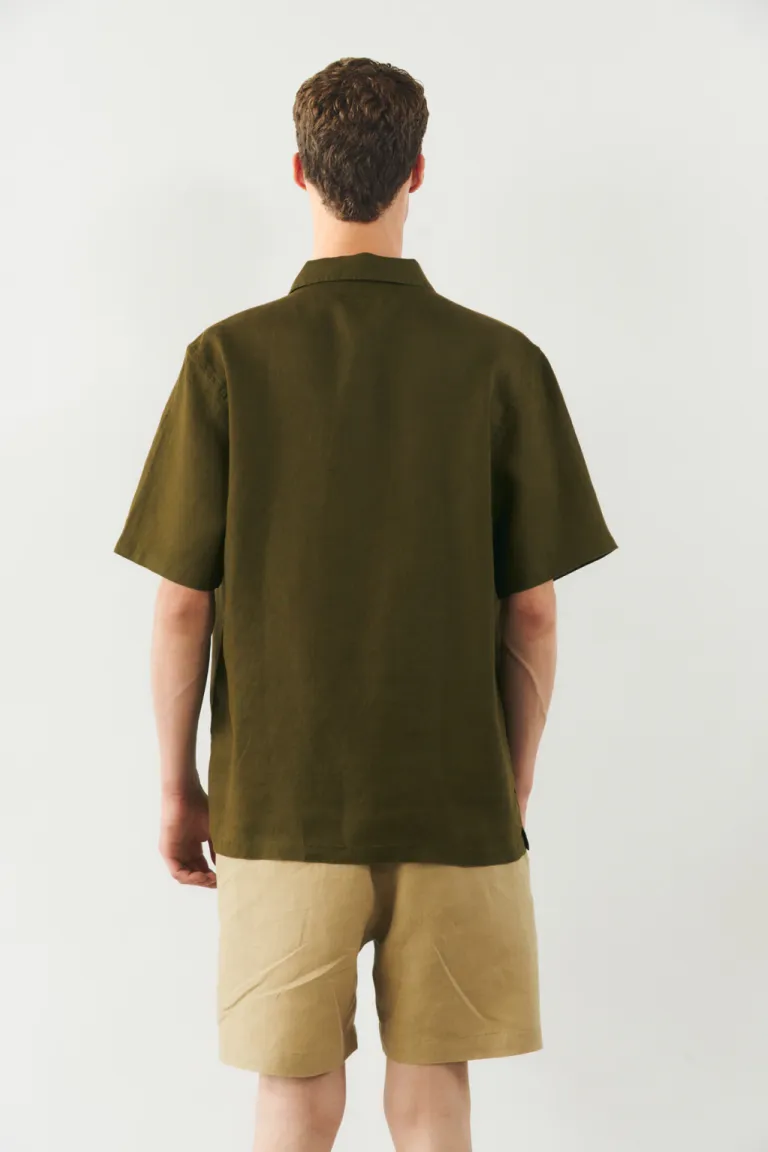 Camisa de lino verde oliva para hombre, corte regular y manga corta de Bensimon en Camisas para argentina