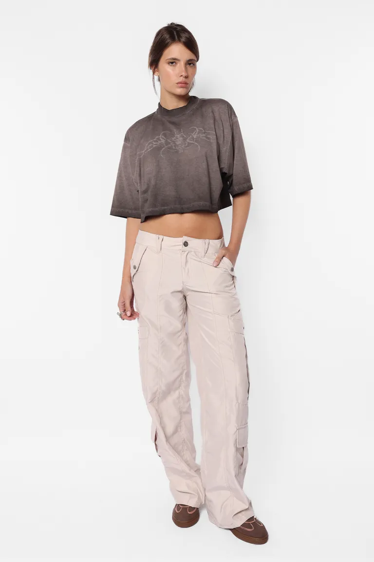 Remera estampada de corte boxy en tono gris con efecto desgastado de Top White en Remeras para argentina