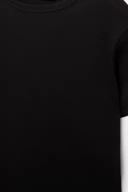 Remera manga corta canalé de Pull&Bear en Remeras y Polos para argentina