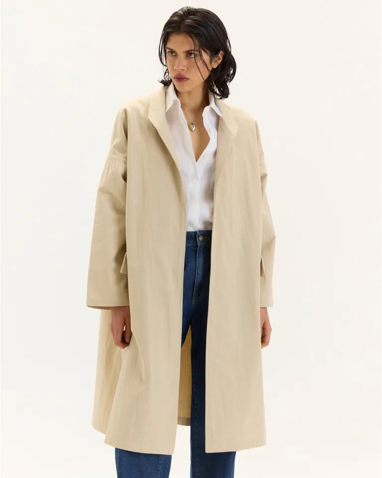 Abrigo oversize de diseño minimalista y elegante para mujer de Blue Sheep en Tapados para argentina