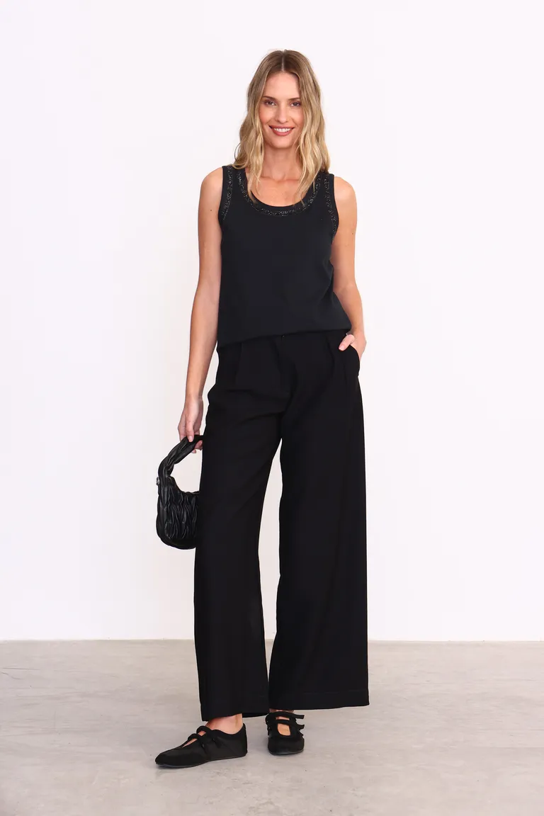 Musculosa de algodón negra con aplicaciones de strass de Yagmour en Remeras para argentina