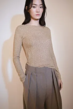 Remera manga larga pointelle de Mango en Buzos y Sweaters para argentina