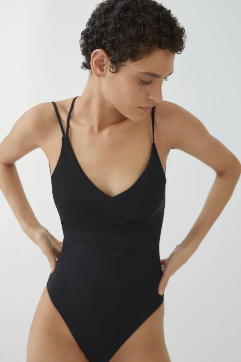 Traje baño escote de Mango en Swimwear y Beachwear para argentina