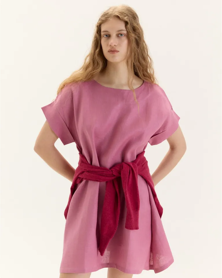 Vestido Corto Natsuki de Escote Cuadrado y Mangas Caídas en Color Rosa de Blue Sheep en Vestidos para argentina