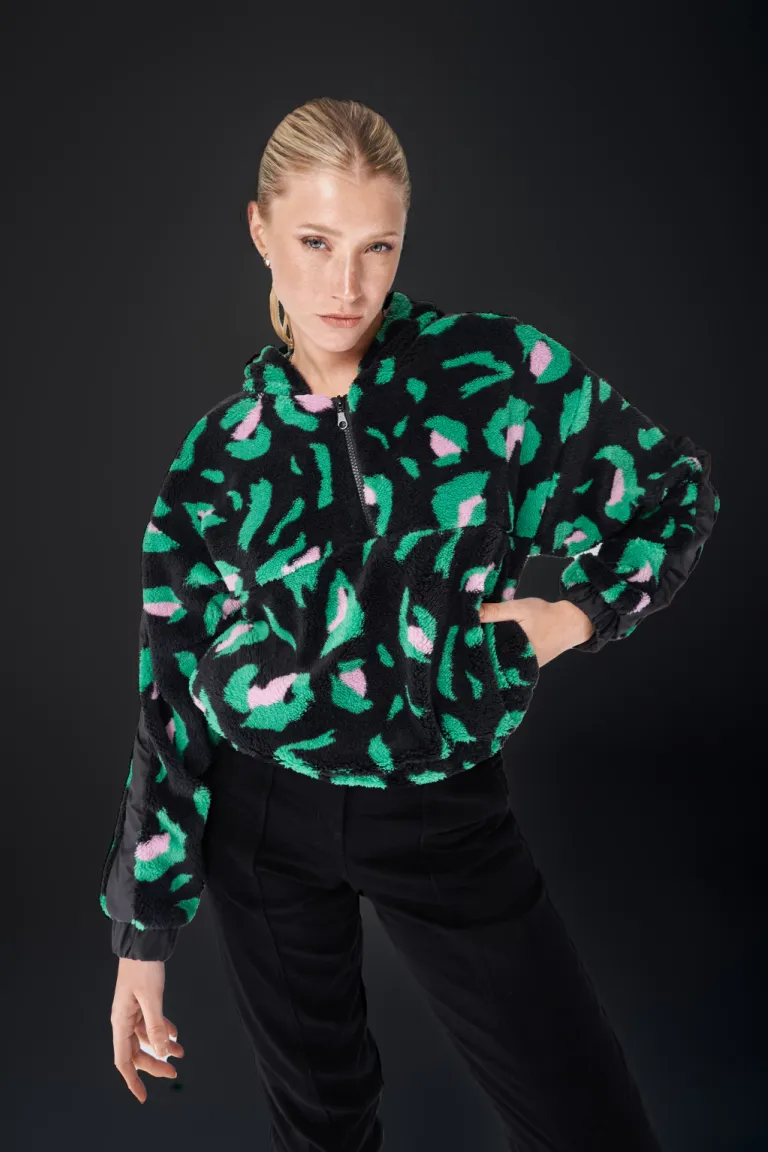 Buzo de corte amplio con diseño de estampado animal print para mujer de Apricot en Buzos y Sweaters para argentina